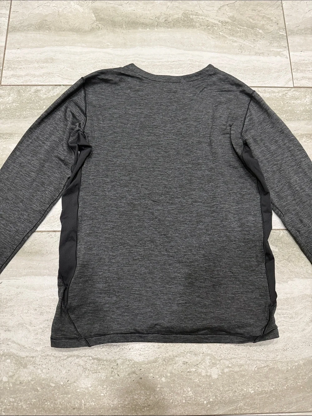 Old Navy Kids Dark Gray Long-Sleeve Active Tee